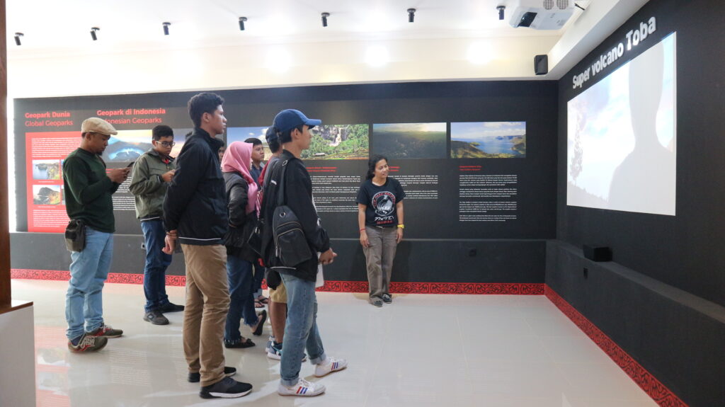 Study Tour di Geopark Caldera Toba pada program Belajar Bersama Maestro